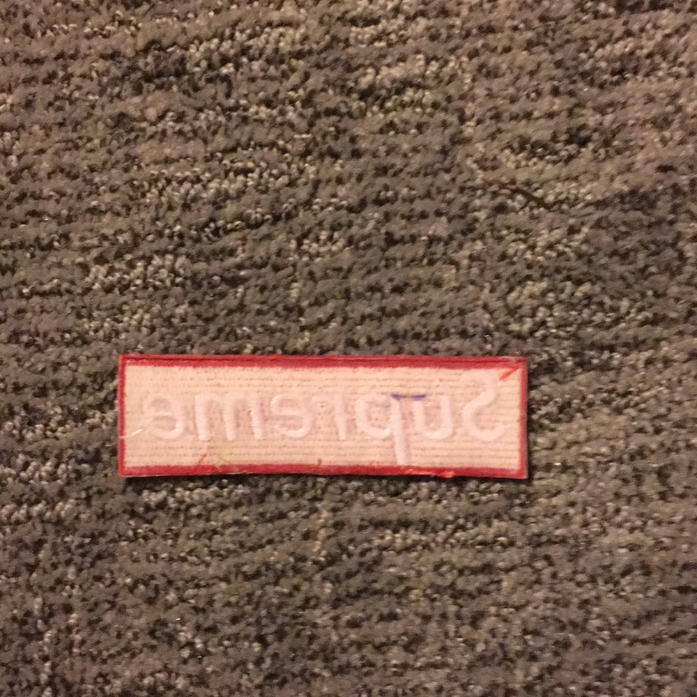 Supreme patch - Picture 2 of 2